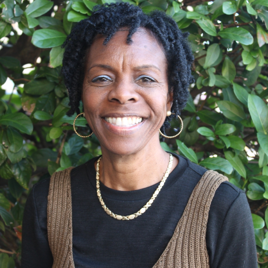 Darlene Moore-Hurst Headshot