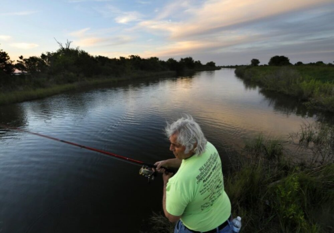 On A Sinking Louisiana Island, Many Aren'T Ready To Leave